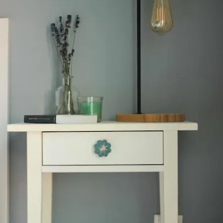 Apartment Homevision - Stylish & Serene - Center *