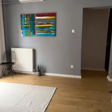 Homevision - Stylish & Serene - Center Apartment *