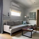 Apartment Homevision - Stylish & Serene - Center *