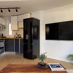 Homevision - Stylish & Serene - Center *